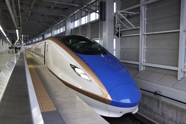 E7系上越妙高駅